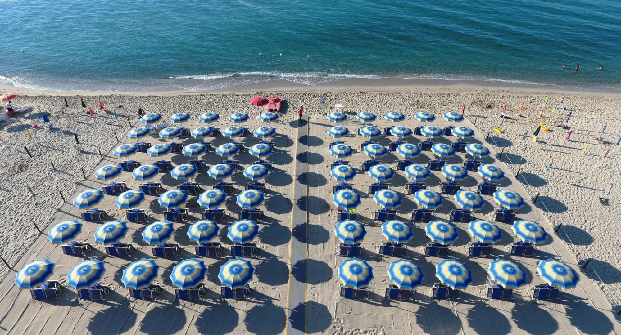 Villaggio Camping Lungomare Cropani Bagian luar foto