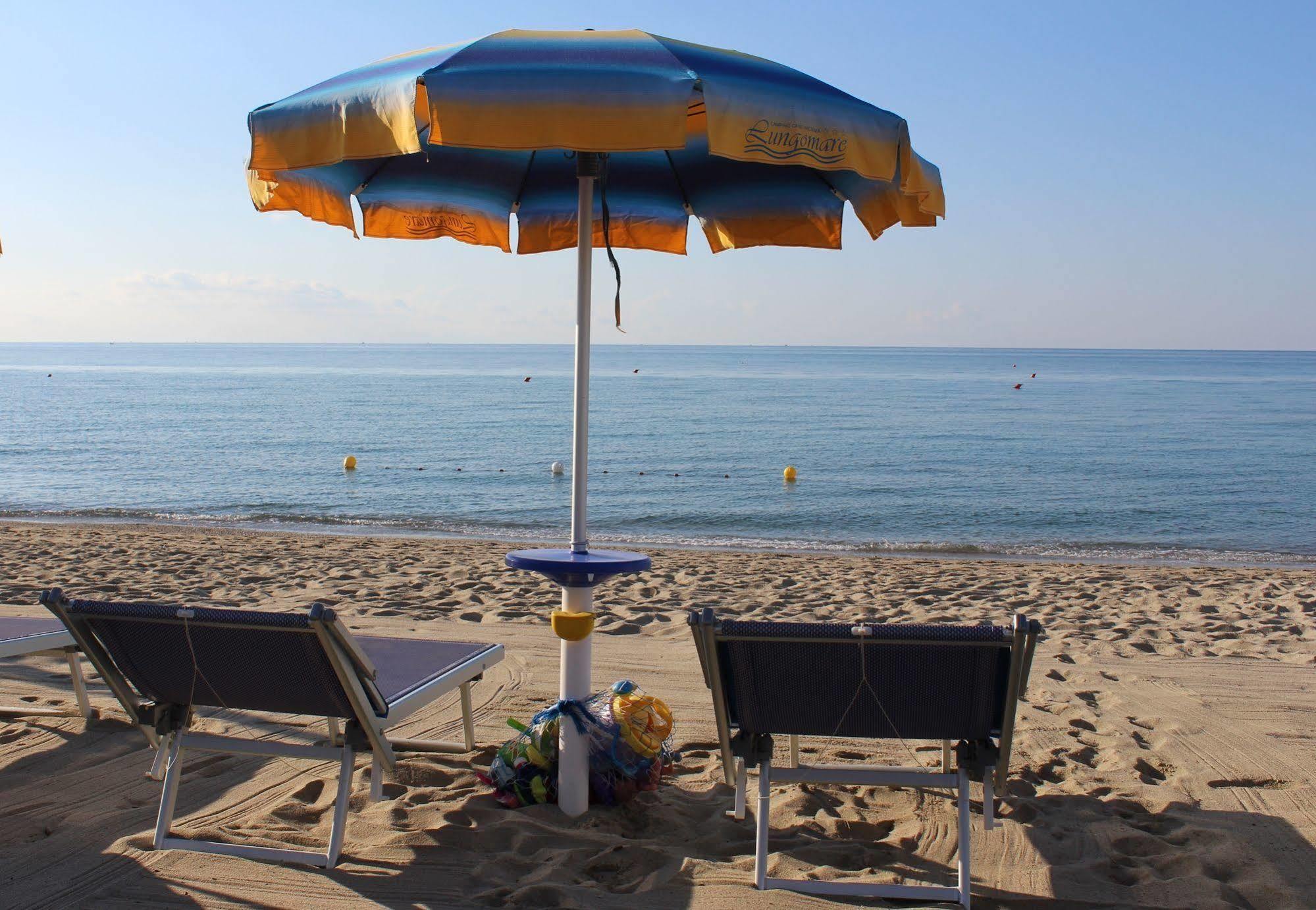 Villaggio Camping Lungomare Cropani Bagian luar foto