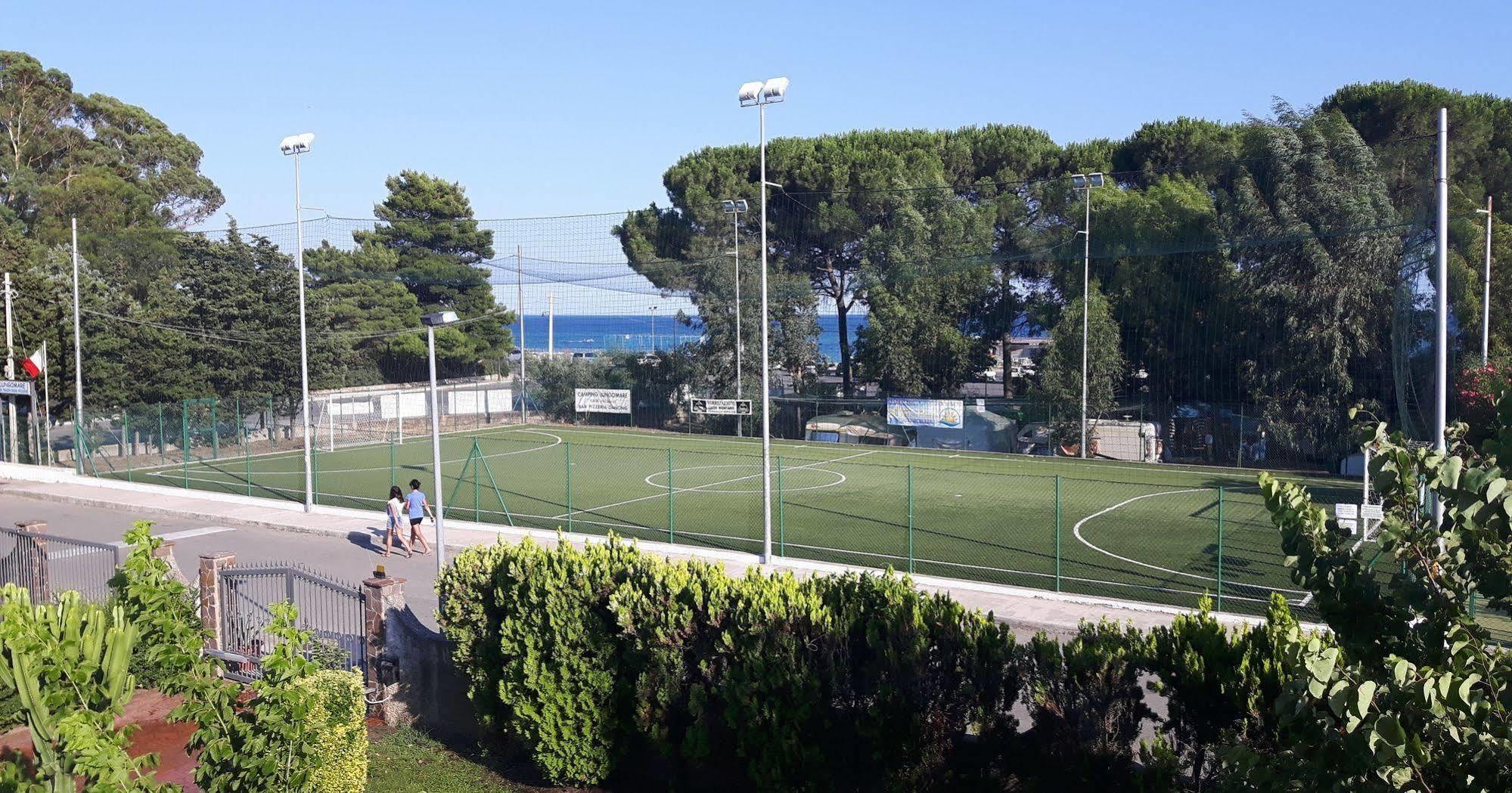 Villaggio Camping Lungomare Cropani Bagian luar foto