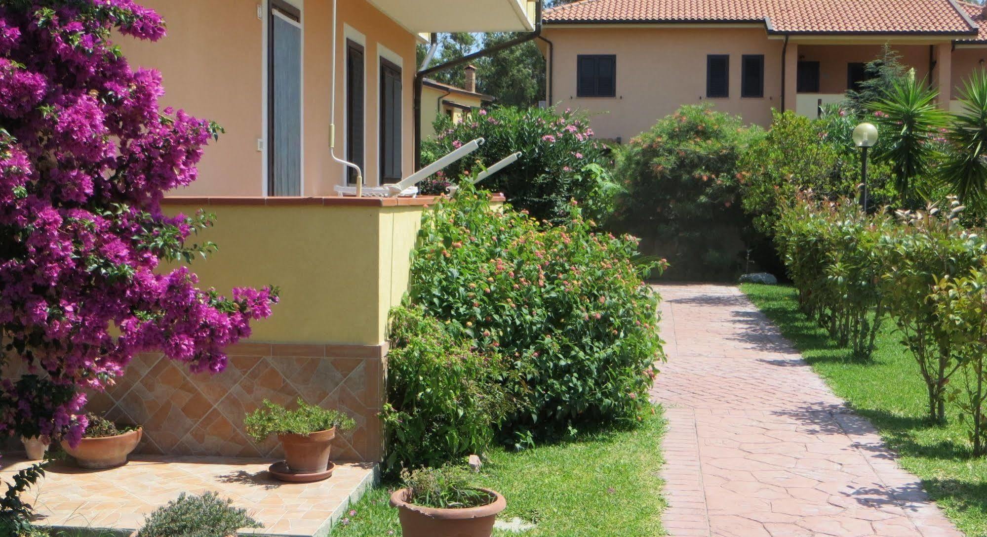 Villaggio Camping Lungomare Cropani Bagian luar foto