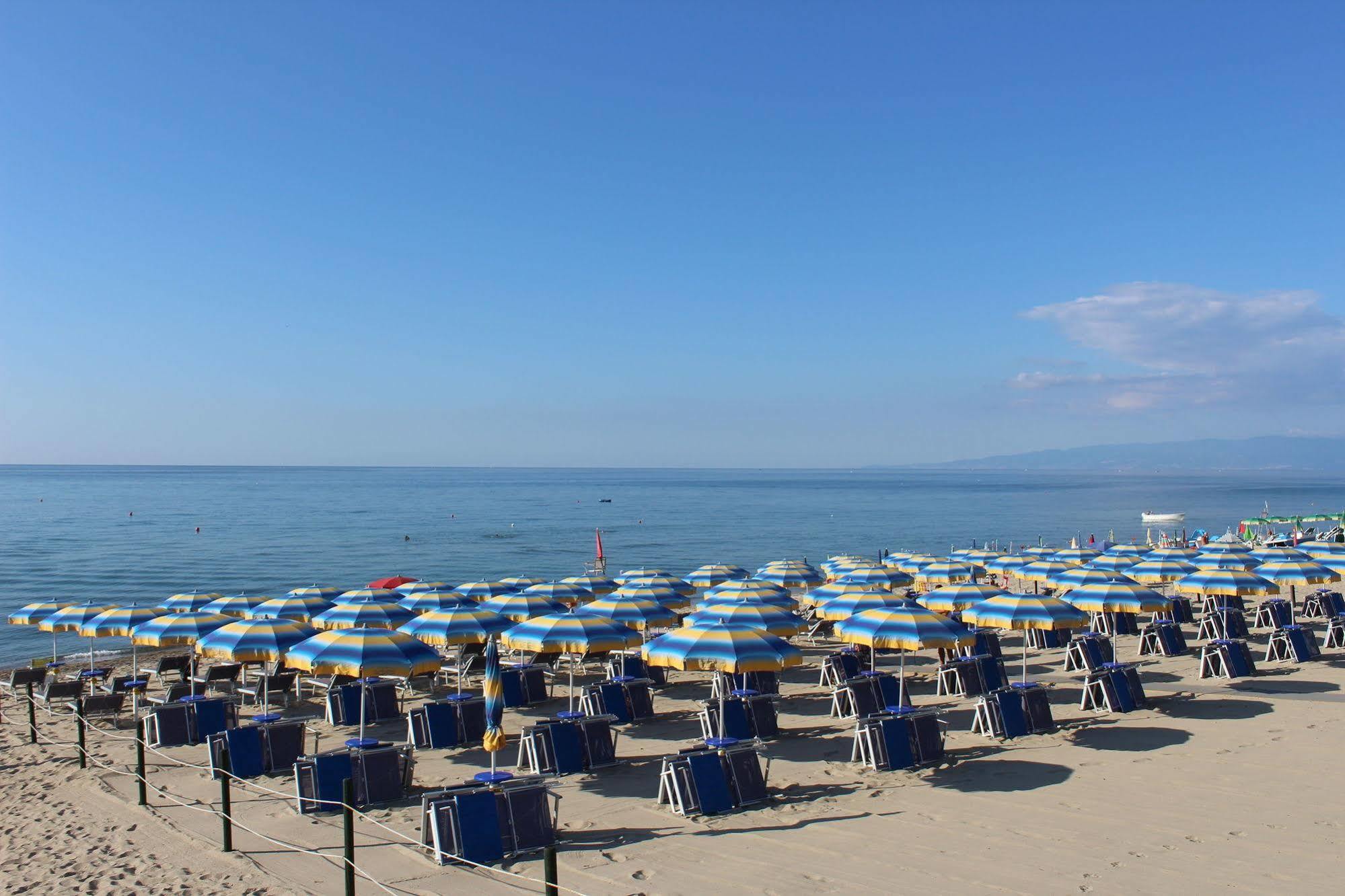 Villaggio Camping Lungomare Cropani Bagian luar foto