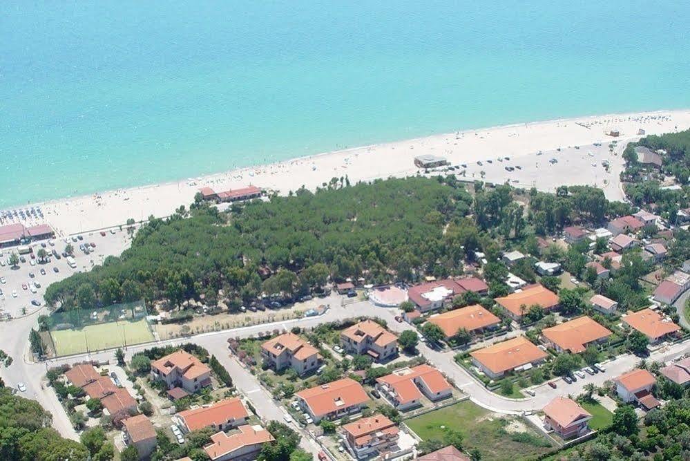 Villaggio Camping Lungomare Cropani Bagian luar foto